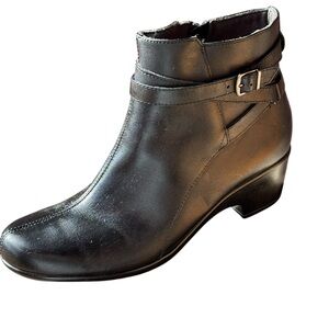 New Clarks Artisan Leyden Summit Black Leather Ankle Boots Zip Size 9.5M